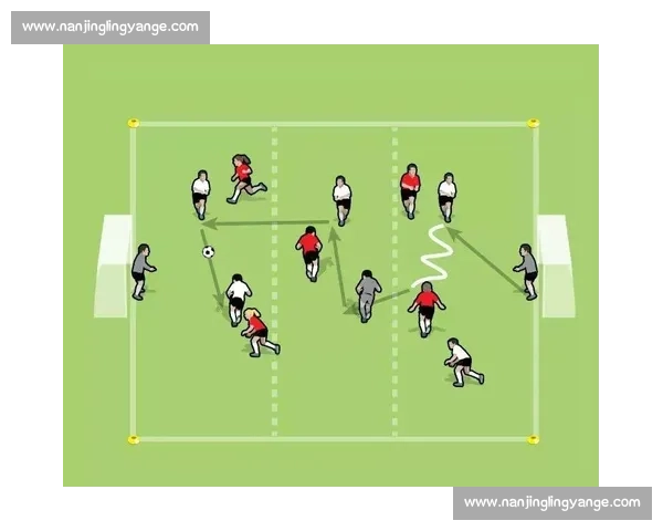 全球视野下现代足球战术演变趋势与攻防体系创新实践路径深度研究